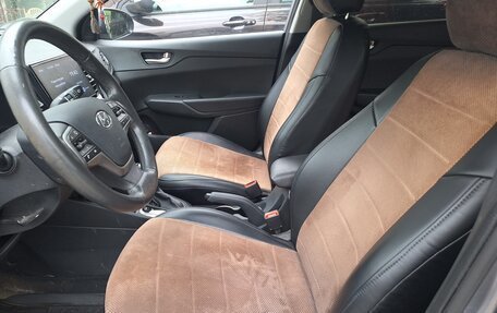 Hyundai Solaris II рестайлинг, 2021 год, 1 700 000 рублей, 5 фотография