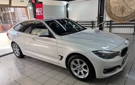 BMW 3 серия, 2019 год, 3 520 000 рублей, 15 фотография