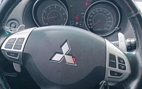 Mitsubishi Outlander III рестайлинг 3, 2011 год, 1 050 000 рублей, 4 фотография