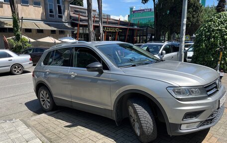 Volkswagen Tiguan II, 2017 год, 2 030 000 рублей, 3 фотография