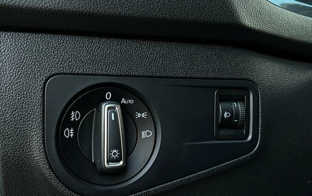 Volkswagen Tiguan II, 2017 год, 1 498 800 рублей, 19 фотография