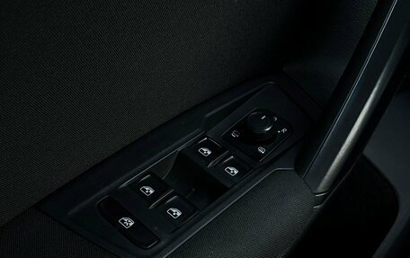 Volkswagen Tiguan II, 2017 год, 1 498 800 рублей, 20 фотография