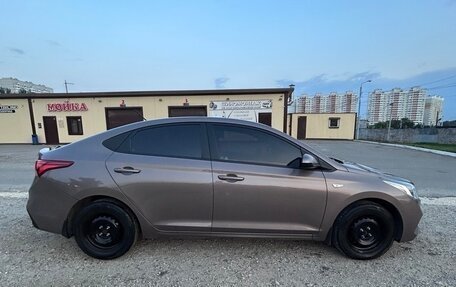 Hyundai Solaris II рестайлинг, 2018 год, 1 400 000 рублей, 4 фотография