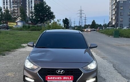 Hyundai Solaris II рестайлинг, 2018 год, 1 400 000 рублей, 2 фотография