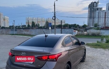 Hyundai Solaris II рестайлинг, 2018 год, 1 400 000 рублей, 3 фотография