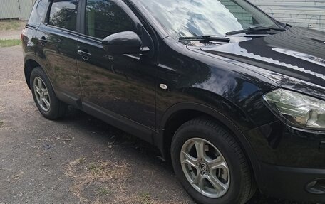 Nissan Qashqai, 2010 год, 950 000 рублей, 3 фотография