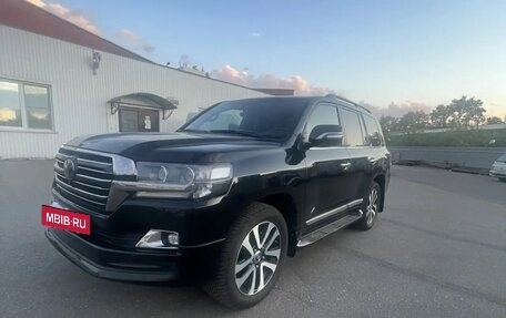 Toyota Land Cruiser 200, 2018 год, 6 500 000 рублей, 4 фотография