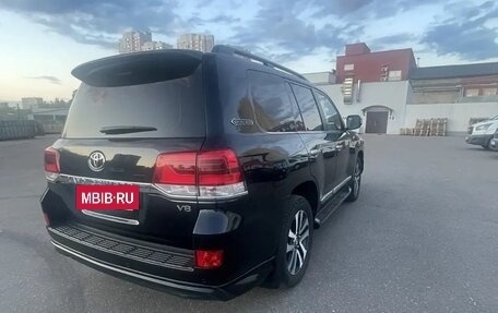 Toyota Land Cruiser 200, 2018 год, 6 500 000 рублей, 2 фотография