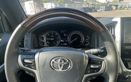 Toyota Land Cruiser 200, 2018 год, 6 500 000 рублей, 7 фотография