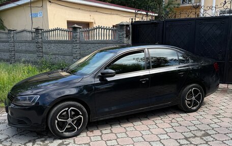 Volkswagen Jetta VI, 2012 год, 970 000 рублей, 3 фотография