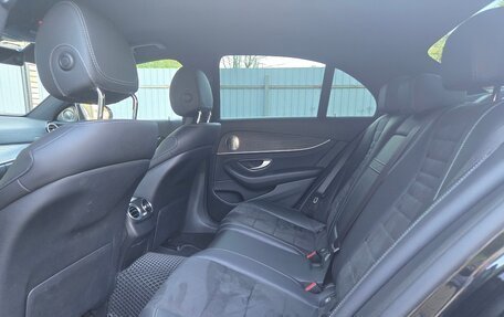 Mercedes-Benz E-Класс, 2018 год, 3 190 000 рублей, 6 фотография