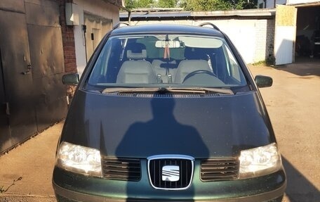 SEAT Alhambra II рестайлинг, 2002 год, 780 000 рублей, 3 фотография