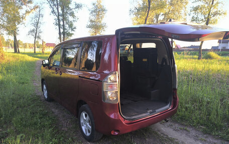 Toyota Voxy II, 2007 год, 1 250 000 рублей, 10 фотография
