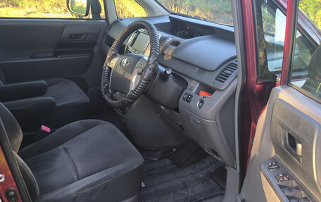 Toyota Voxy II, 2007 год, 1 250 000 рублей, 4 фотография