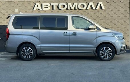 Hyundai Grand Starex Grand Starex I рестайлинг 2, 2019 год, 3 500 000 рублей, 7 фотография