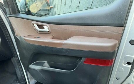 Hyundai Grand Starex Grand Starex I рестайлинг 2, 2019 год, 3 500 000 рублей, 33 фотография