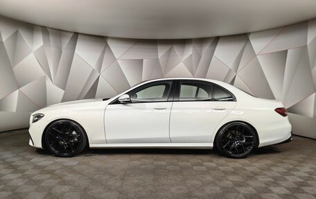 Mercedes-Benz E-Класс, 2021 год, 4 000 000 рублей, 5 фотография