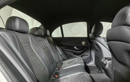 Mercedes-Benz E-Класс, 2021 год, 4 000 000 рублей, 16 фотография