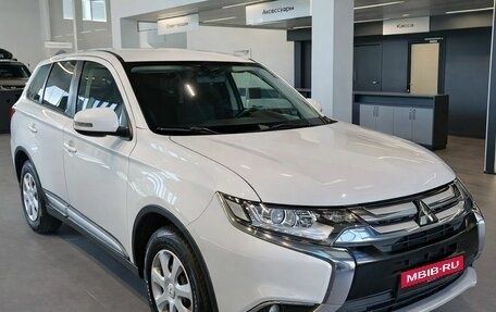 Mitsubishi Outlander III рестайлинг 3, 2017 год, 1 850 000 рублей, 1 фотография
