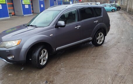 Mitsubishi Outlander III рестайлинг 3, 2008 год, 900 000 рублей, 2 фотография