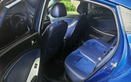 Hyundai Solaris II рестайлинг, 2012 год, 830 000 рублей, 13 фотография