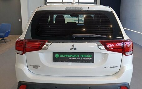 Mitsubishi Outlander III рестайлинг 3, 2017 год, 1 850 000 рублей, 5 фотография