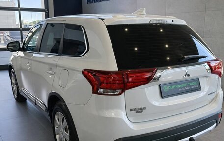 Mitsubishi Outlander III рестайлинг 3, 2017 год, 1 850 000 рублей, 6 фотография