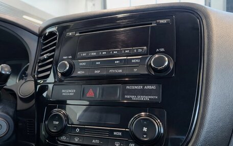 Mitsubishi Outlander III рестайлинг 3, 2017 год, 1 850 000 рублей, 12 фотография