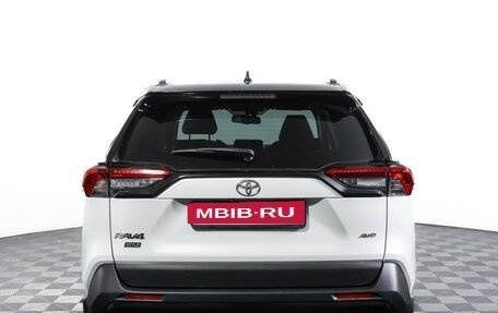 Toyota RAV4, 2021 год, 3 970 000 рублей, 6 фотография