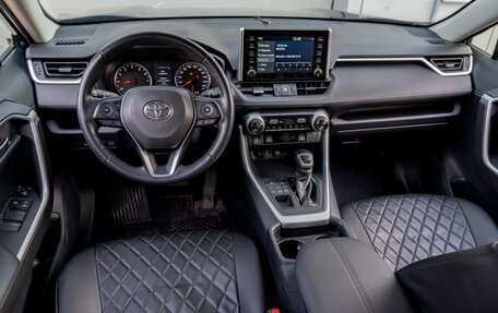 Toyota RAV4, 2020 год, 3 649 000 рублей, 6 фотография