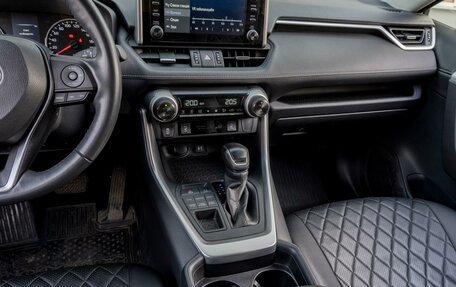 Toyota RAV4, 2020 год, 3 649 000 рублей, 21 фотография