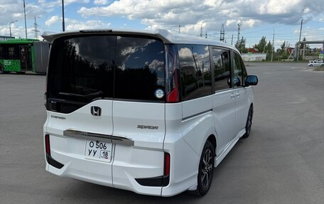Honda Stepwgn IV, 2017 год, 2 290 000 рублей, 5 фотография