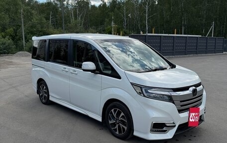 Honda Stepwgn IV, 2017 год, 2 290 000 рублей, 2 фотография