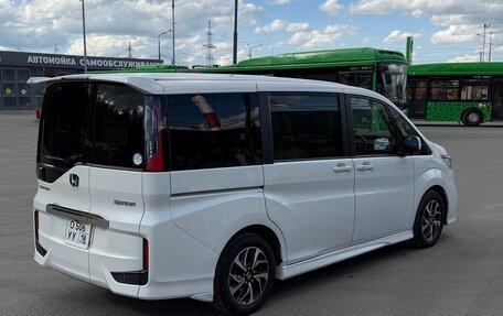 Honda Stepwgn IV, 2017 год, 2 290 000 рублей, 14 фотография