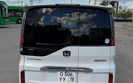 Honda Stepwgn IV, 2017 год, 2 290 000 рублей, 15 фотография