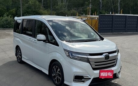 Honda Stepwgn IV, 2017 год, 2 290 000 рублей, 12 фотография
