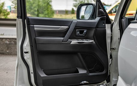 Mitsubishi Pajero IV, 2013 год, 2 478 000 рублей, 28 фотография