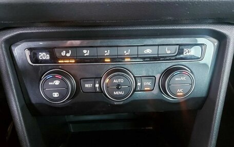 Volkswagen Tiguan II, 2018 год, 2 250 000 рублей, 13 фотография