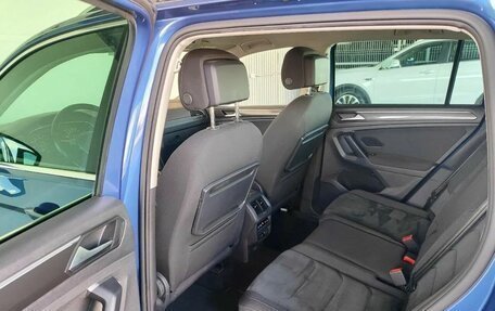 Volkswagen Tiguan II, 2018 год, 2 250 000 рублей, 17 фотография