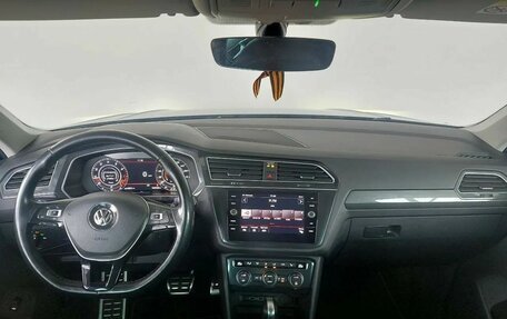Volkswagen Tiguan II, 2018 год, 2 250 000 рублей, 16 фотография