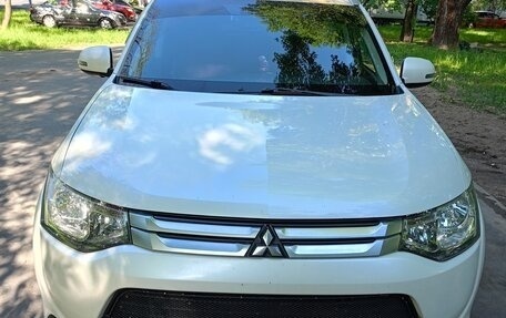 Mitsubishi Outlander III рестайлинг 3, 2014 год, 1 700 000 рублей, 1 фотография