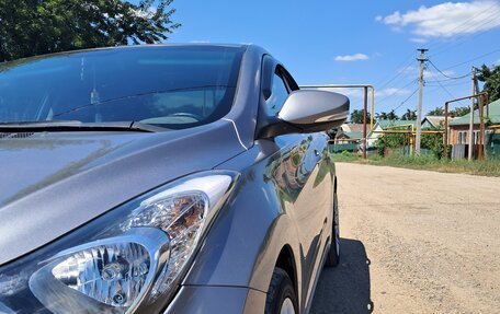 Hyundai Avante, 2011 год, 800 000 рублей, 4 фотография