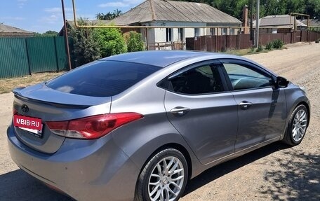 Hyundai Avante, 2011 год, 800 000 рублей, 7 фотография