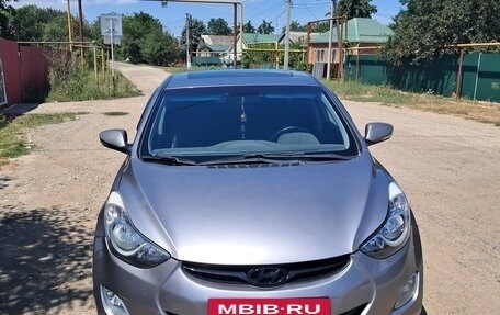 Hyundai Avante, 2011 год, 800 000 рублей, 2 фотография