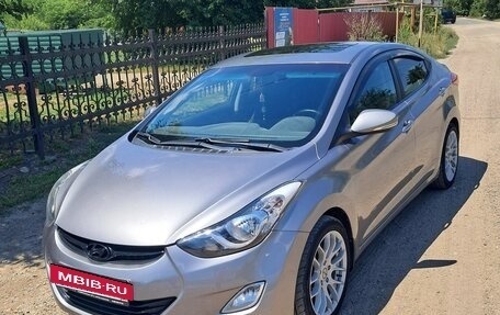 Hyundai Avante, 2011 год, 800 000 рублей, 3 фотография