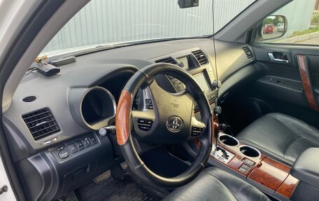 Toyota Highlander III, 2012 год, 2 150 000 рублей, 8 фотография