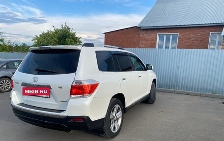 Toyota Highlander III, 2012 год, 2 150 000 рублей, 2 фотография