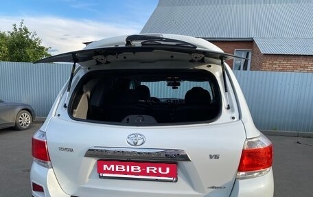 Toyota Highlander III, 2012 год, 2 150 000 рублей, 15 фотография