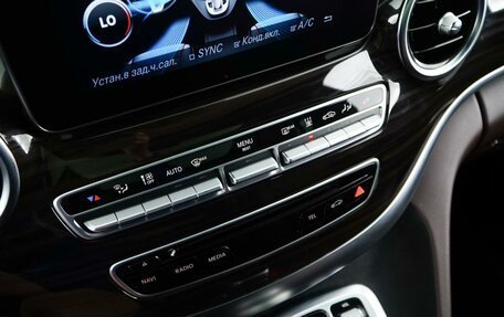 Mercedes-Benz V-Класс, 2017 год, 4 549 050 рублей, 24 фотография