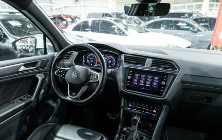 Volkswagen Tiguan II, 2021 год, 3 349 700 рублей, 21 фотография